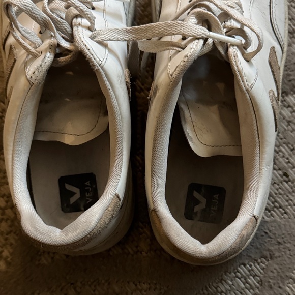 Veja White Women's Sneakers - Picture 5 of 6
